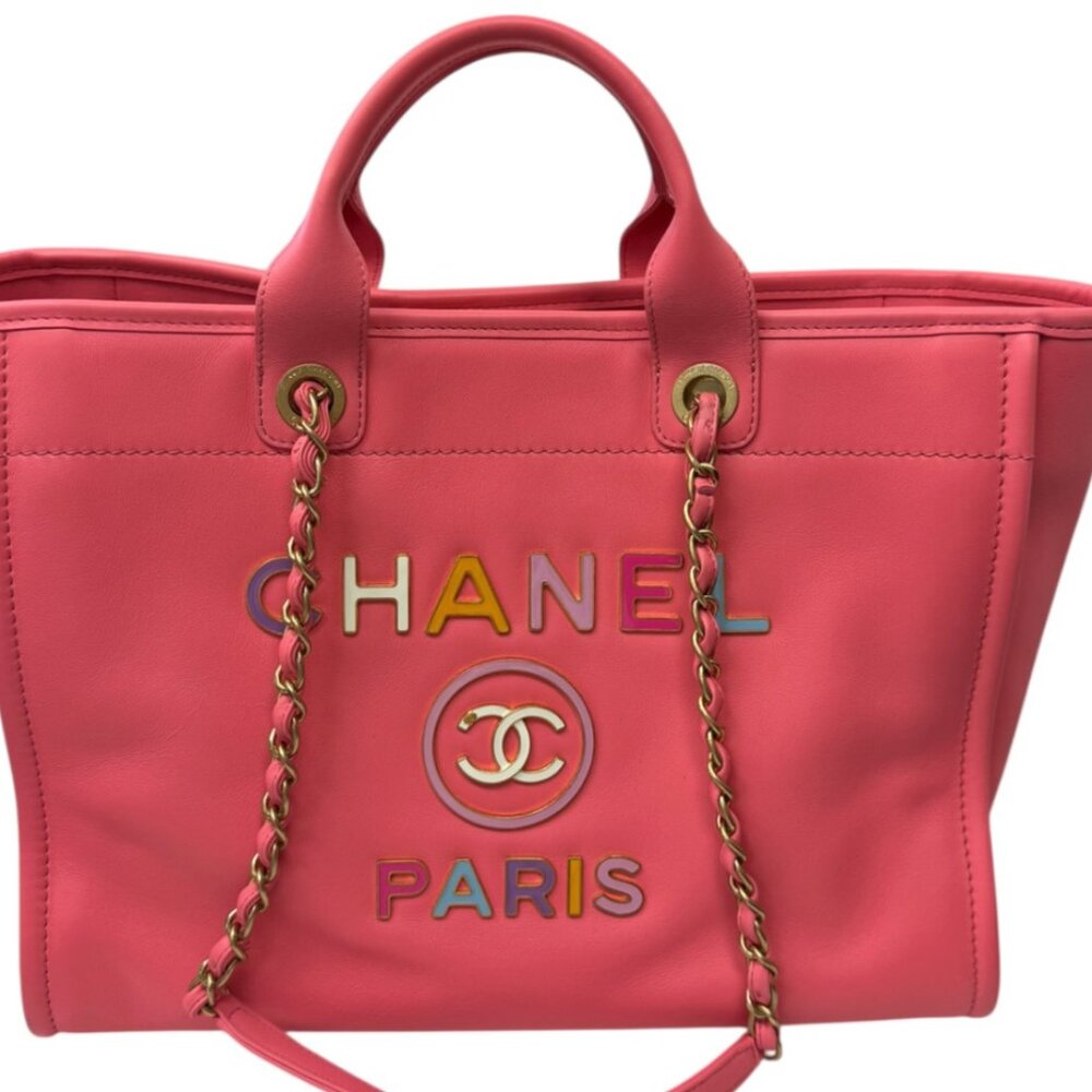 CHANEL - Picture 3 of 15